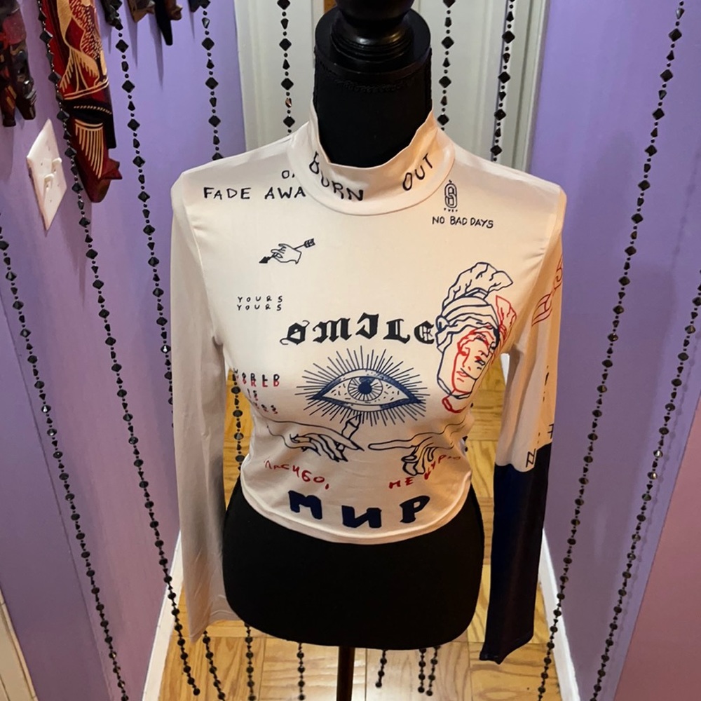 New women fashion crop top shirt.